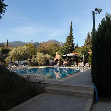 فندق Panion Park كوشاداسيه