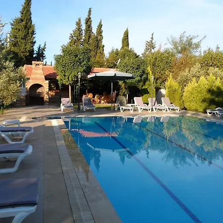 Panion Park فندق كوشاداسيه