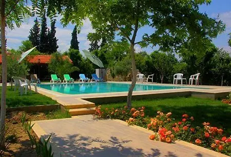 فندق Panion Park 2*