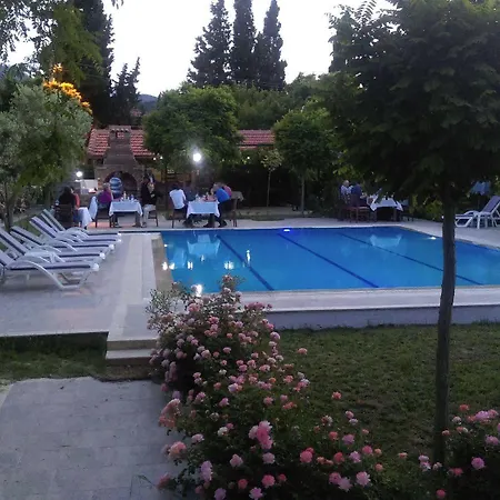فندق Panion Park كوشاداسيه
